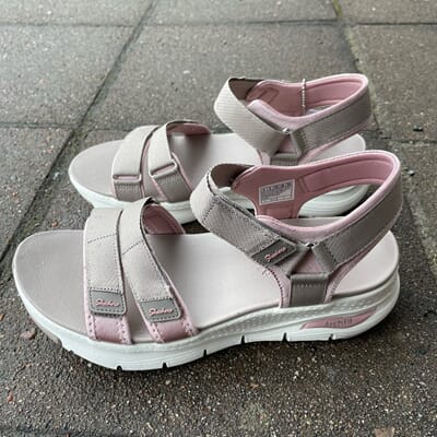 119305/TPPK skechers_vegansk_sandal_archfit.jpeg