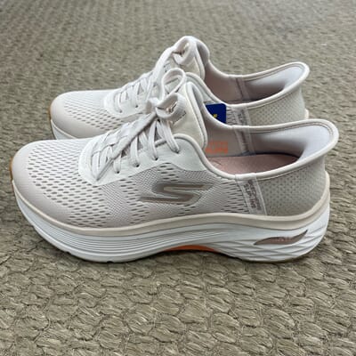 128930/NTPH Skechers_MaxCushioning_ArchFit_Natural_Peach.jpeg