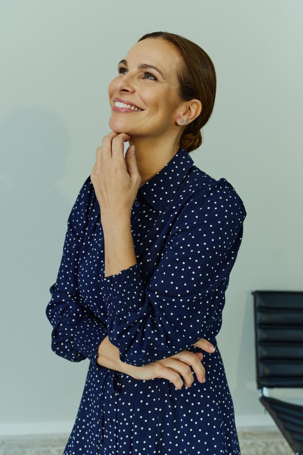Claire CWKamilla navy